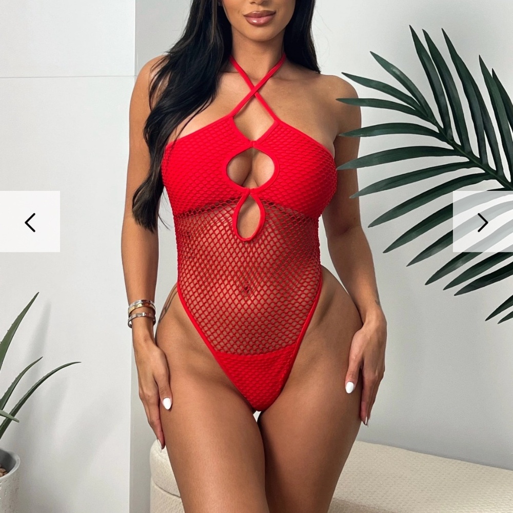 Berry Beachy TULUM BODY- RED